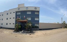 Boulevard Hotel